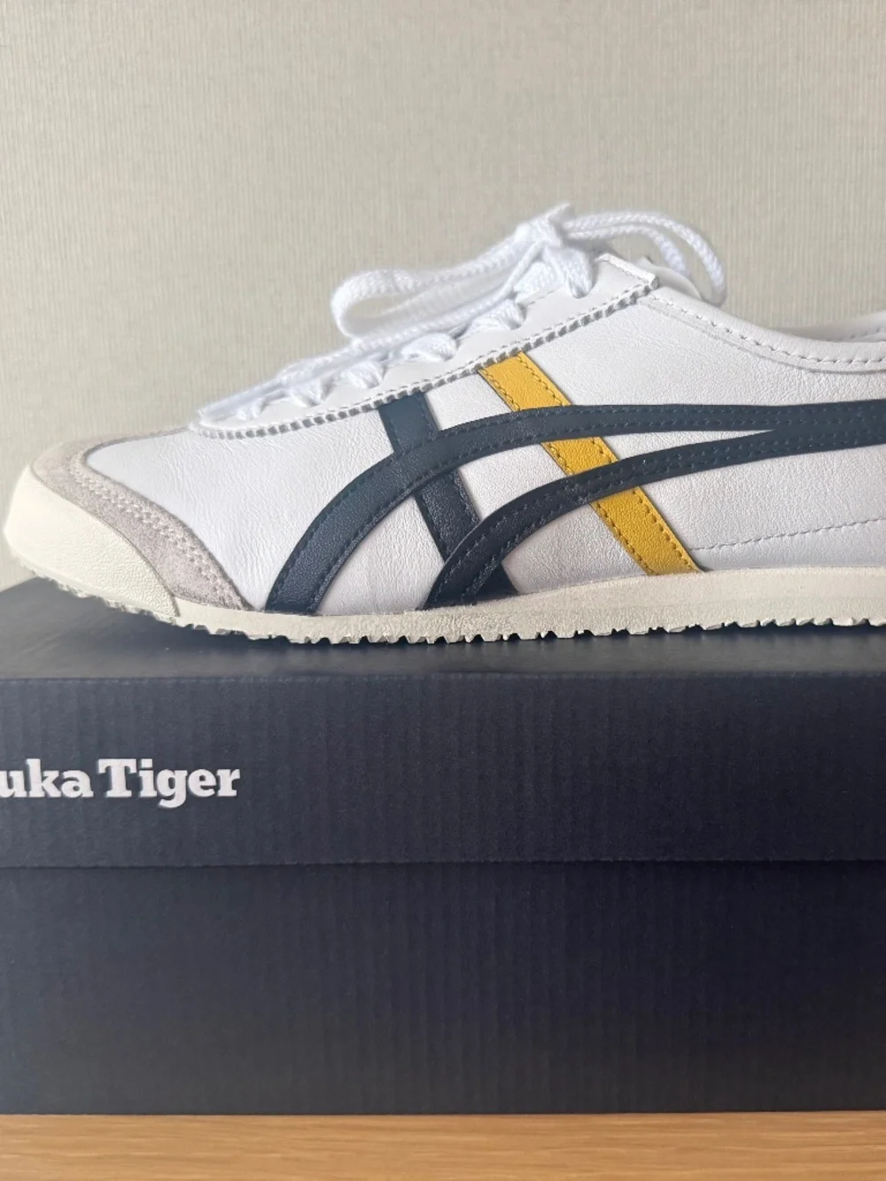 Onitsuka Tiger Mexico 66 Size 37EUR NWT